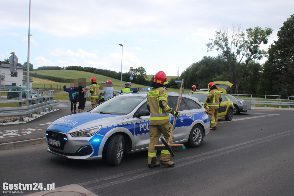 Zdarzenie z udziałem trzech samochodów w Brzeziu