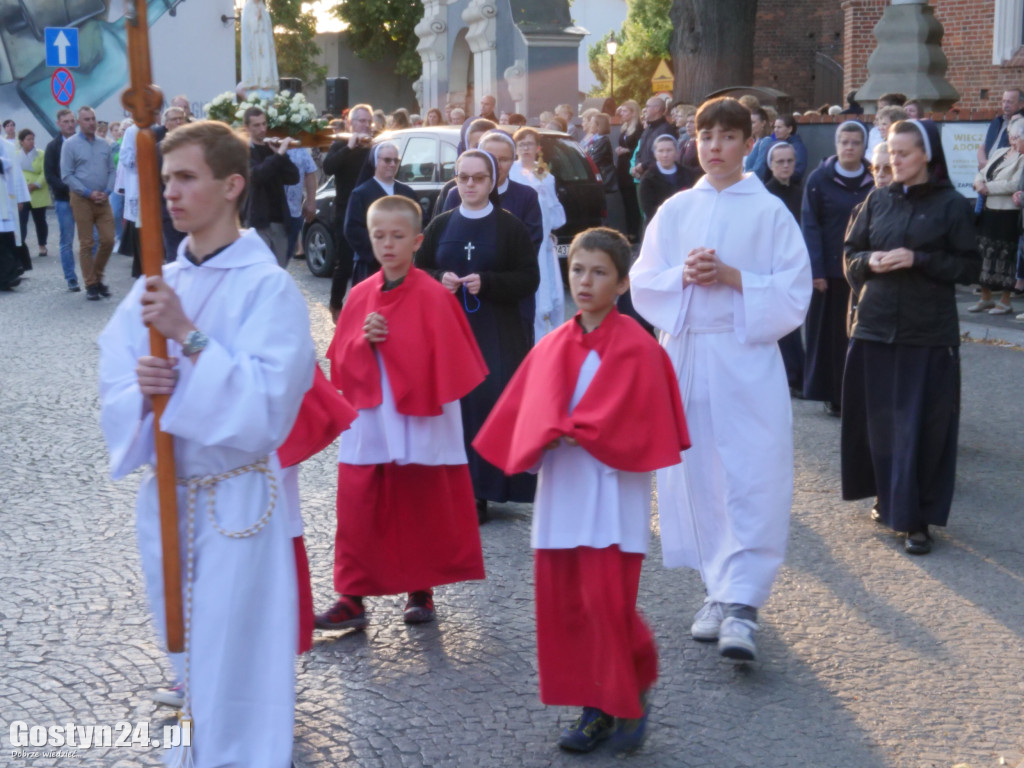 Procesja fatimska ulicami Gostynia