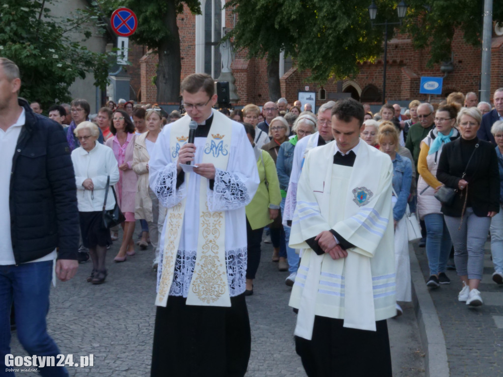 Procesja fatimska ulicami Gostynia