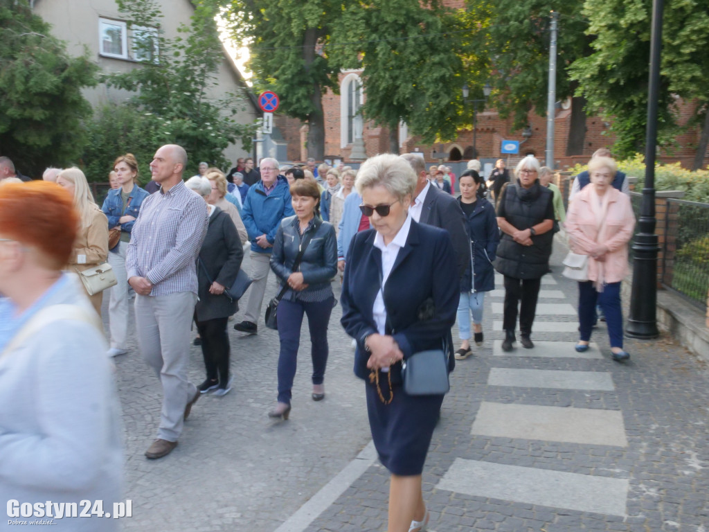Procesja fatimska ulicami Gostynia