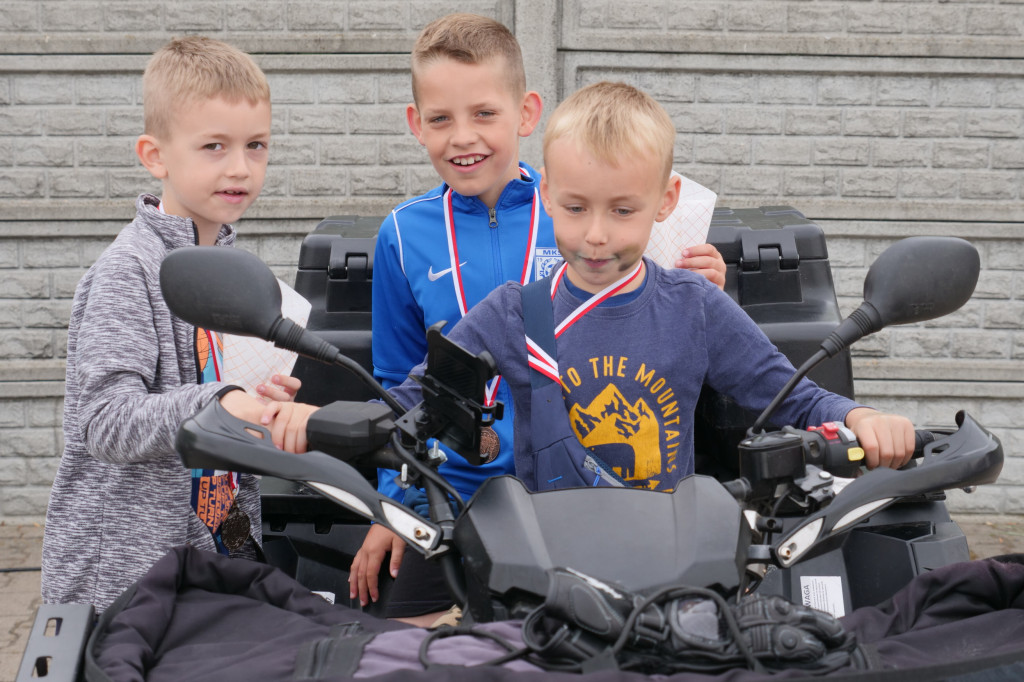 Piknik Bezpieczne Wakacje na gostyńskim targowisku