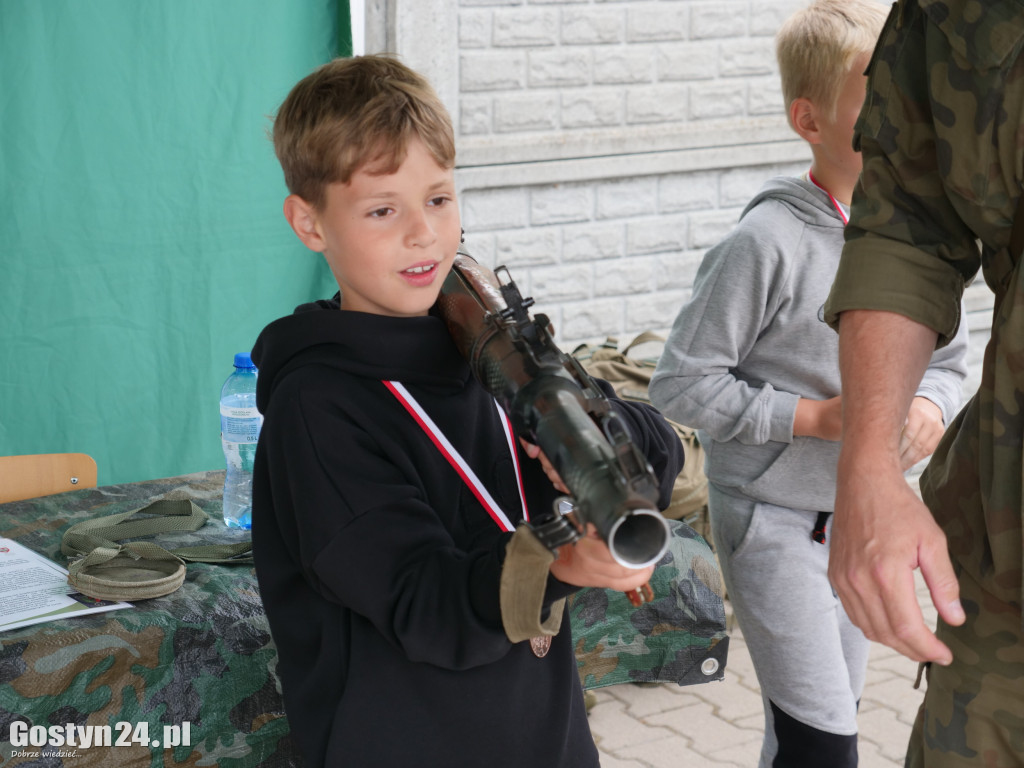 Piknik Bezpieczne Wakacje na gostyńskim targowisku