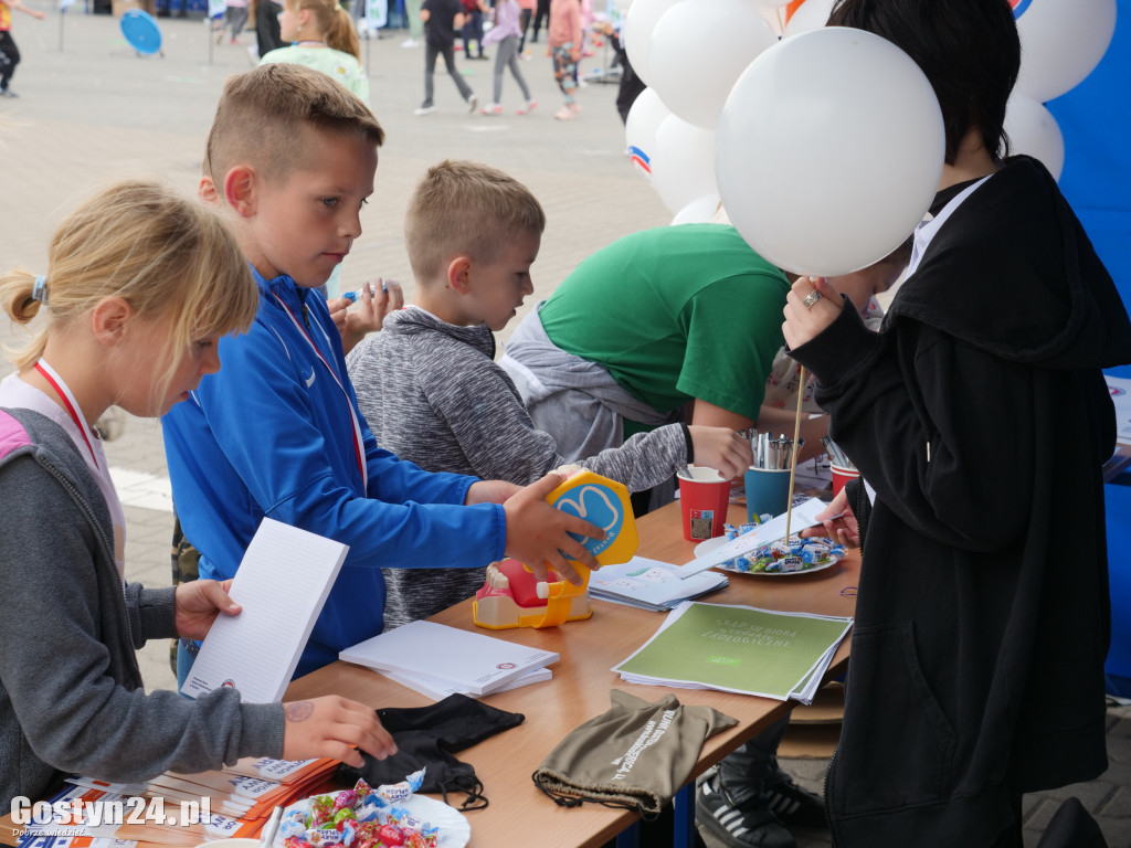 Piknik Bezpieczne Wakacje na gostyńskim targowisku