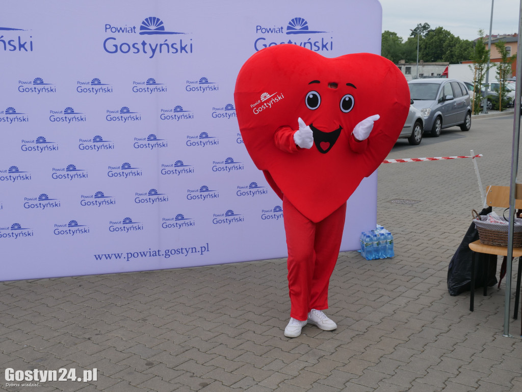 Piknik Bezpieczne Wakacje na gostyńskim targowisku