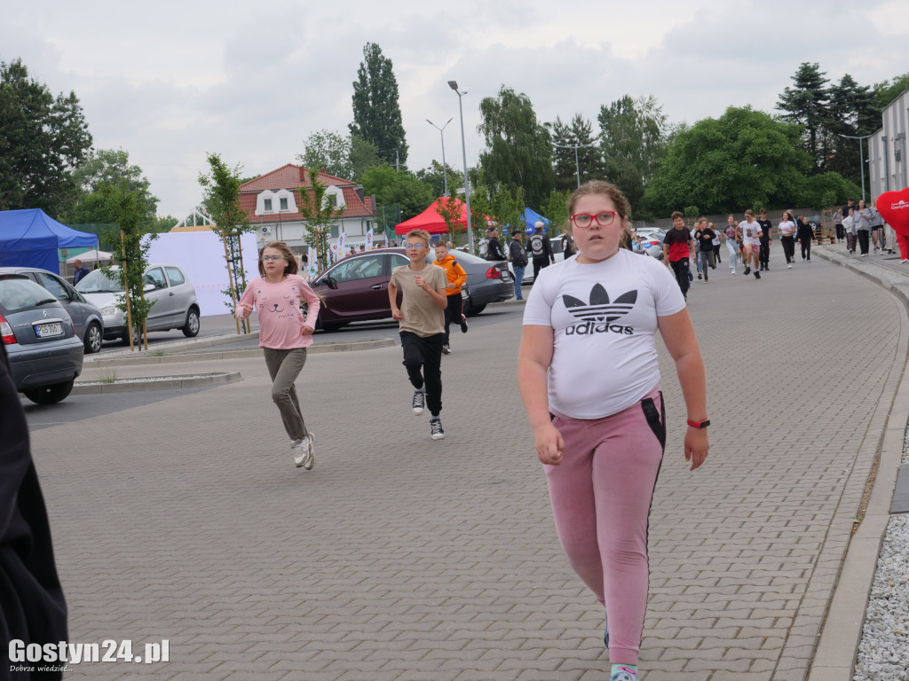 Piknik Bezpieczne Wakacje na gostyńskim targowisku