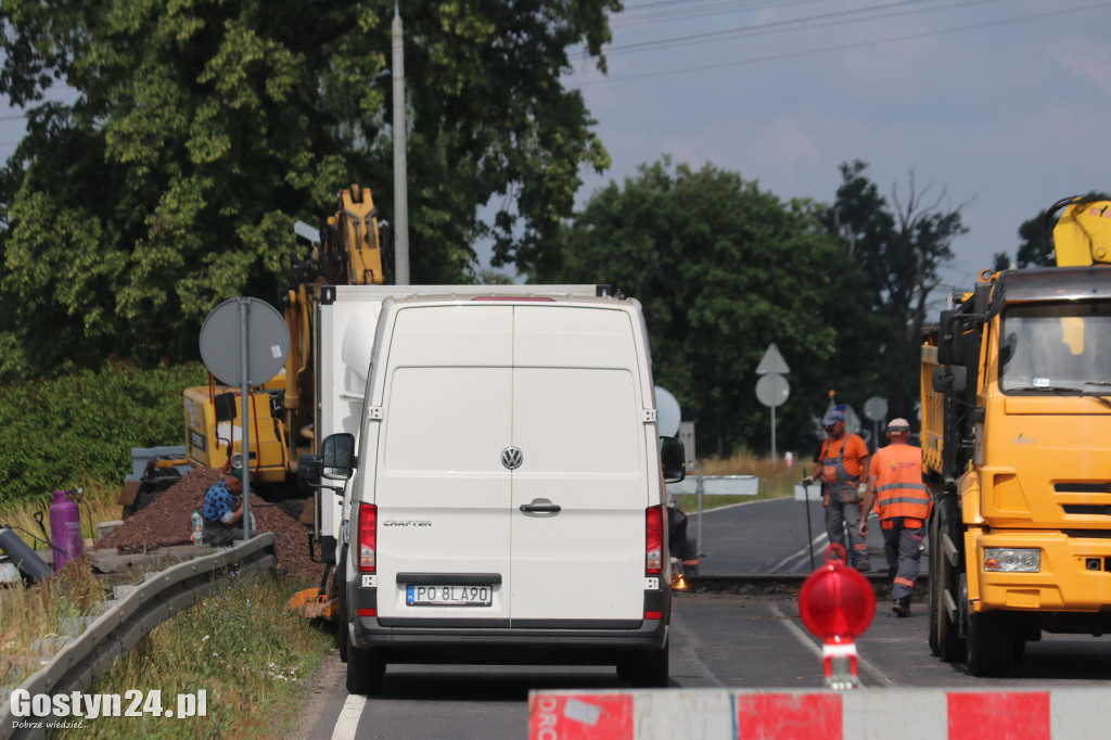 Remont przejazdu kolejowego w Goli