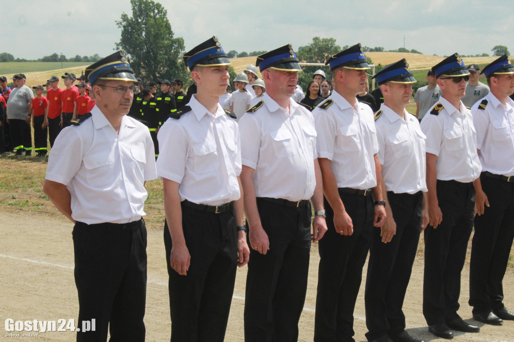 Zawody OSP na boisku w Daleszynie