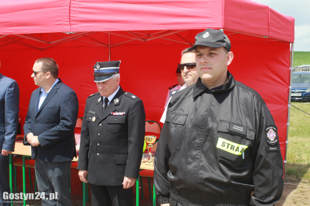 Zawody OSP na boisku w Daleszynie