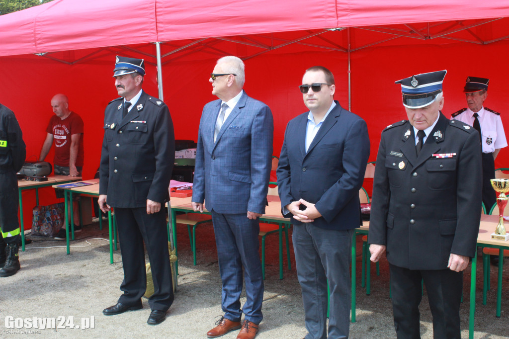 Zawody OSP na boisku w Daleszynie