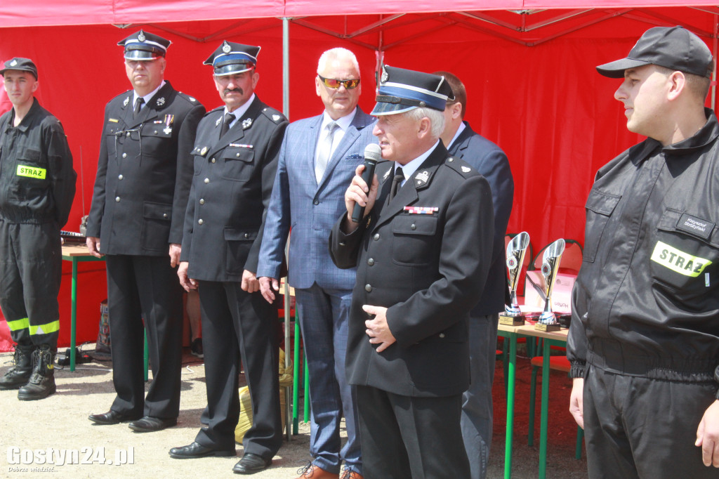 Zawody OSP na boisku w Daleszynie