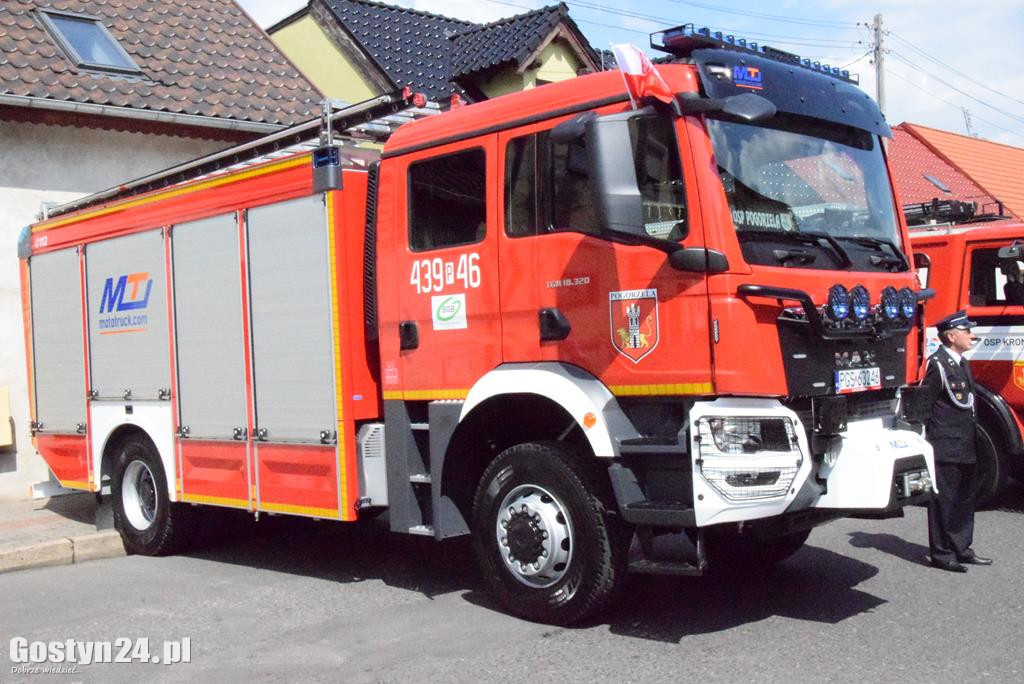 Przekazanie samochodów OSP Pogorzela i OSP Kromolice