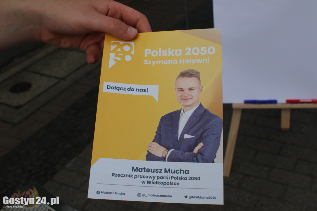 Działacze Polska 2050 na gostyńskim deptaku