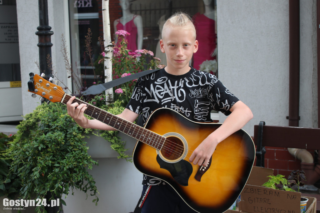 14-ltni Kacper marzy o gitarze elektrycznej