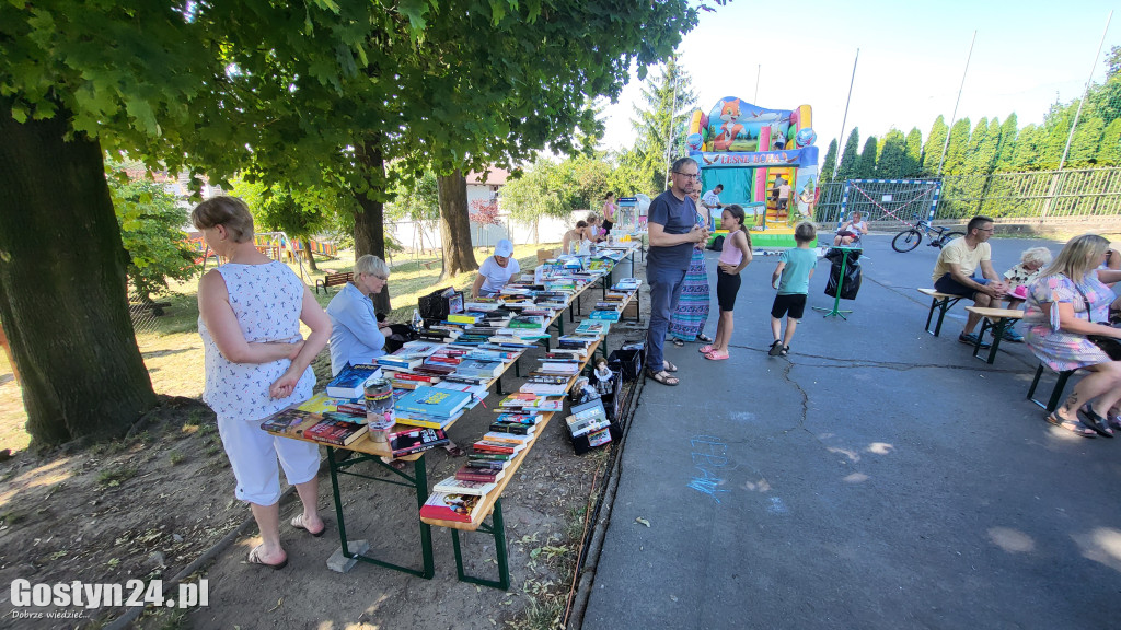 Spotkanie pod chmurka przy CKiB w Piaskach