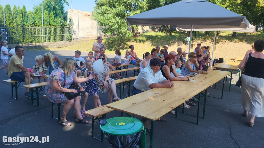 Spotkanie pod chmurka przy CKiB w Piaskach