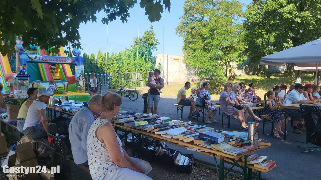 Spotkanie pod chmurka przy CKiB w Piaskach