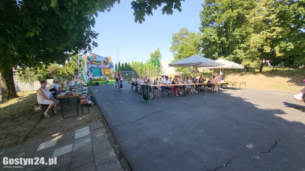 Spotkanie pod chmurka przy CKiB w Piaskach