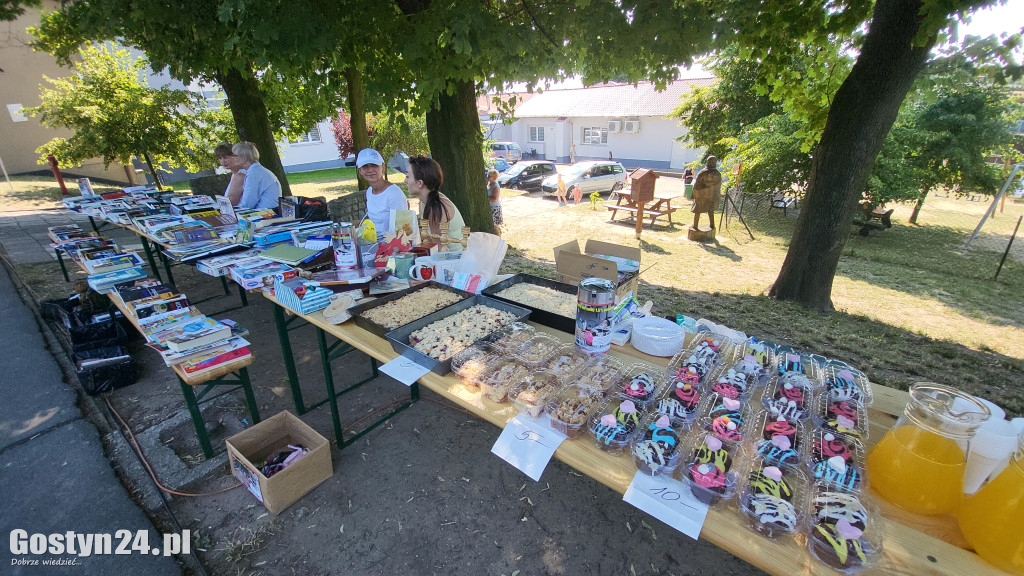 Spotkanie pod chmurka przy CKiB w Piaskach