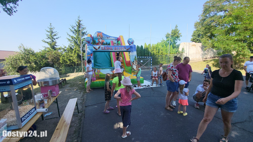 Spotkanie pod chmurka przy CKiB w Piaskach