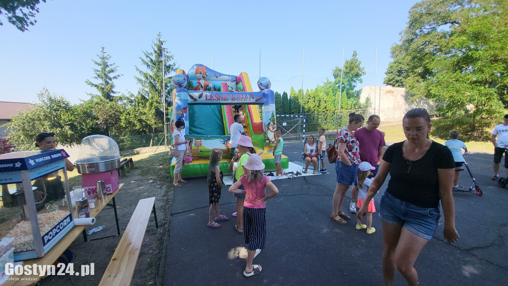 Spotkanie pod chmurka przy CKiB w Piaskach