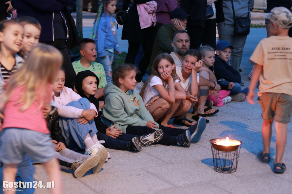 Pokaz Fire Show na rynku w Krobi
