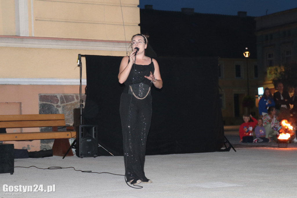 Pokaz Fire Show na rynku w Krobi
