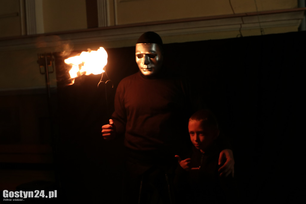 Pokaz Fire Show na rynku w Krobi