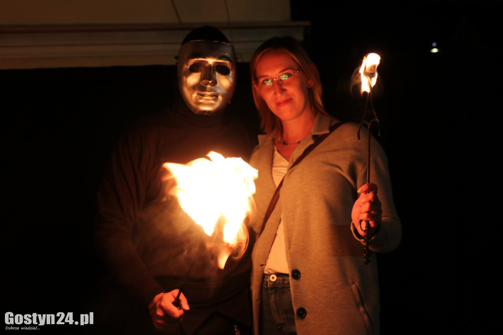 Pokaz Fire Show na rynku w Krobi