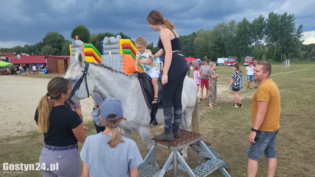 Piknik charytatywny w Dzięczynie