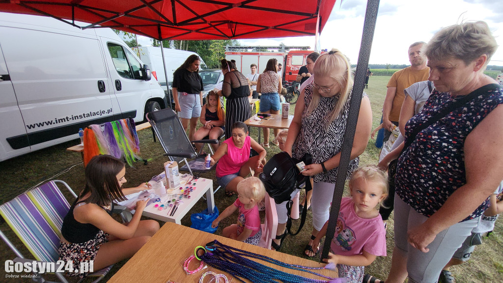 Piknik charytatywny w Dzięczynie