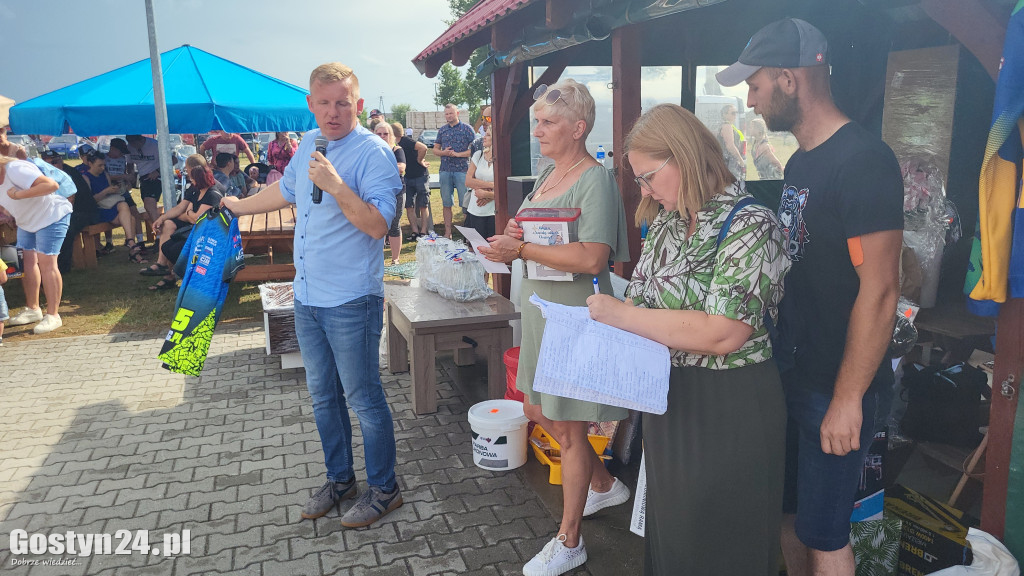 Piknik charytatywny w Dzięczynie