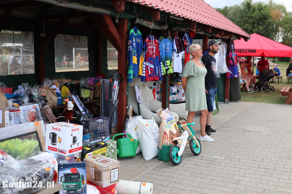 Piknik charytatywny w Dzięczynie