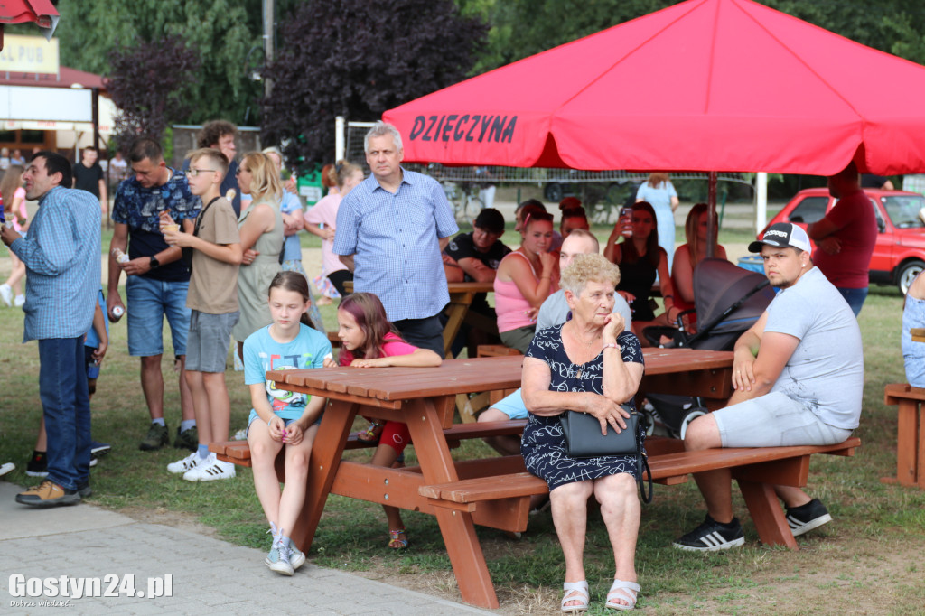 Piknik charytatywny w Dzięczynie
