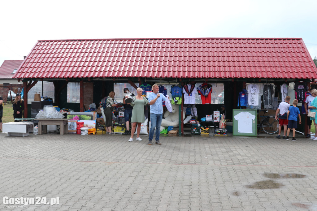 Piknik charytatywny w Dzięczynie