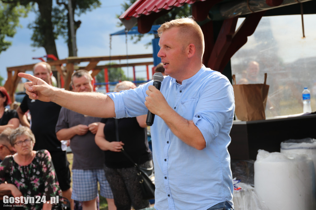 Piknik charytatywny w Dzięczynie