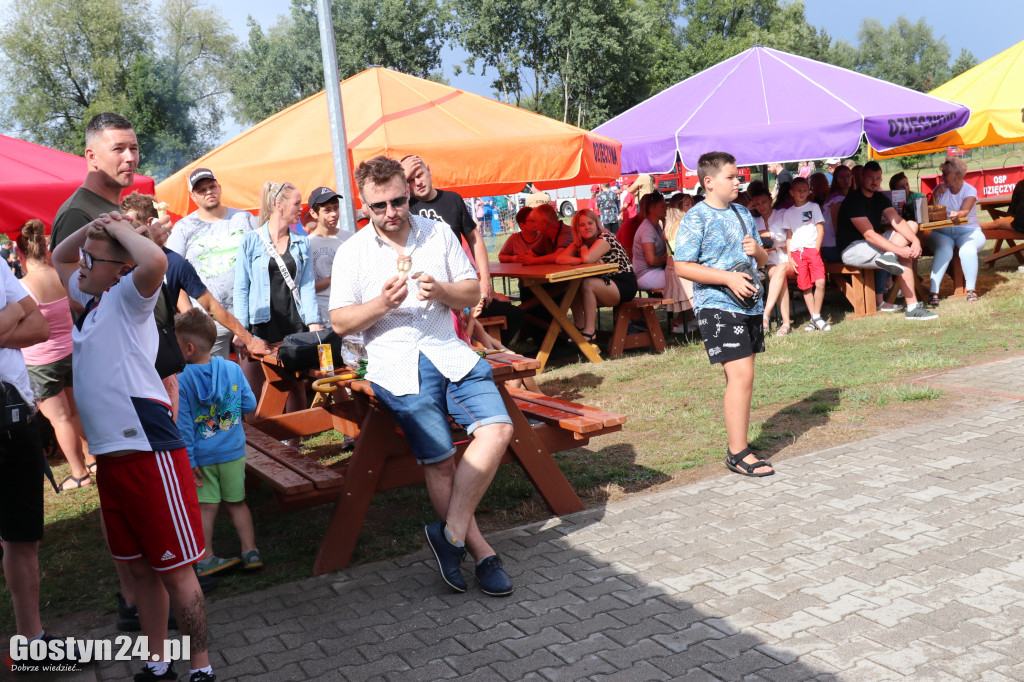 Piknik charytatywny w Dzięczynie