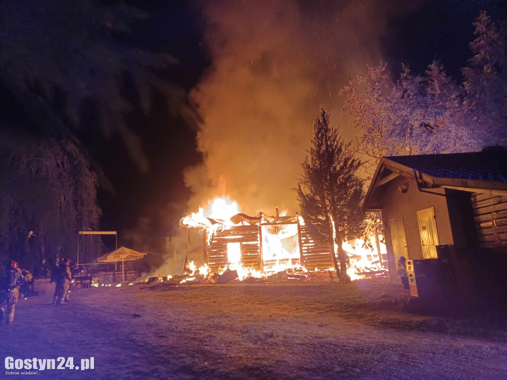 Całkowicie spłonęła Chata Wodnika w Cichowie