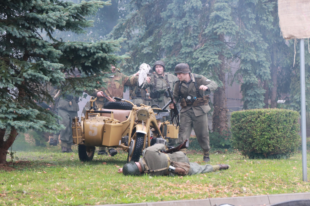 Drugi dzień Operacji Poniec i widowisko historyczne West 1944 za linią wroga