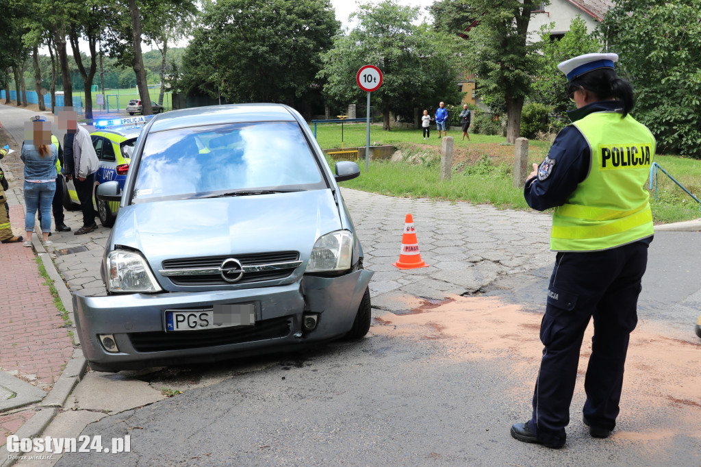 Kolizja dwóch osobówek w Piaskach