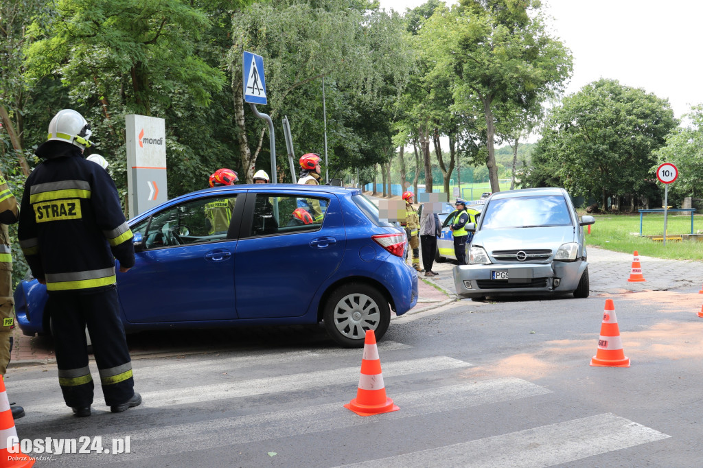 Kolizja dwóch osobówek w Piaskach