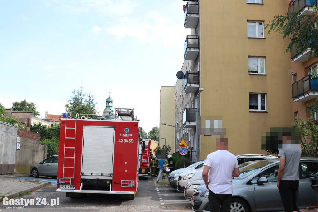 Pożar w jednym z bloków na gostyńskim osiedlu