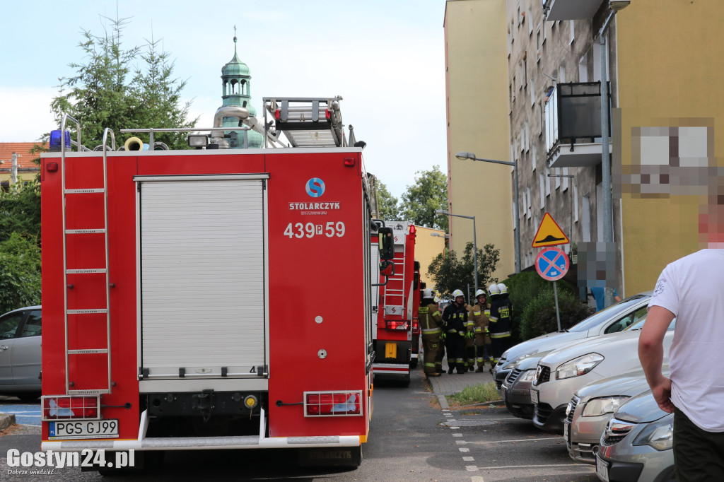 Pożar w jednym z bloków na gostyńskim osiedlu