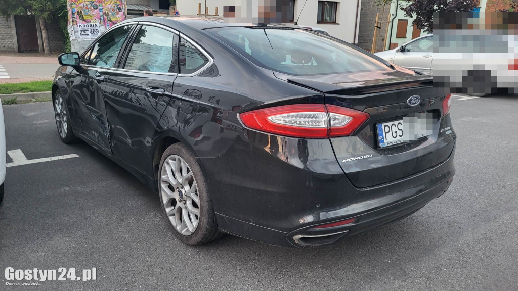 Zderzenie osobówek w centrum Krobi