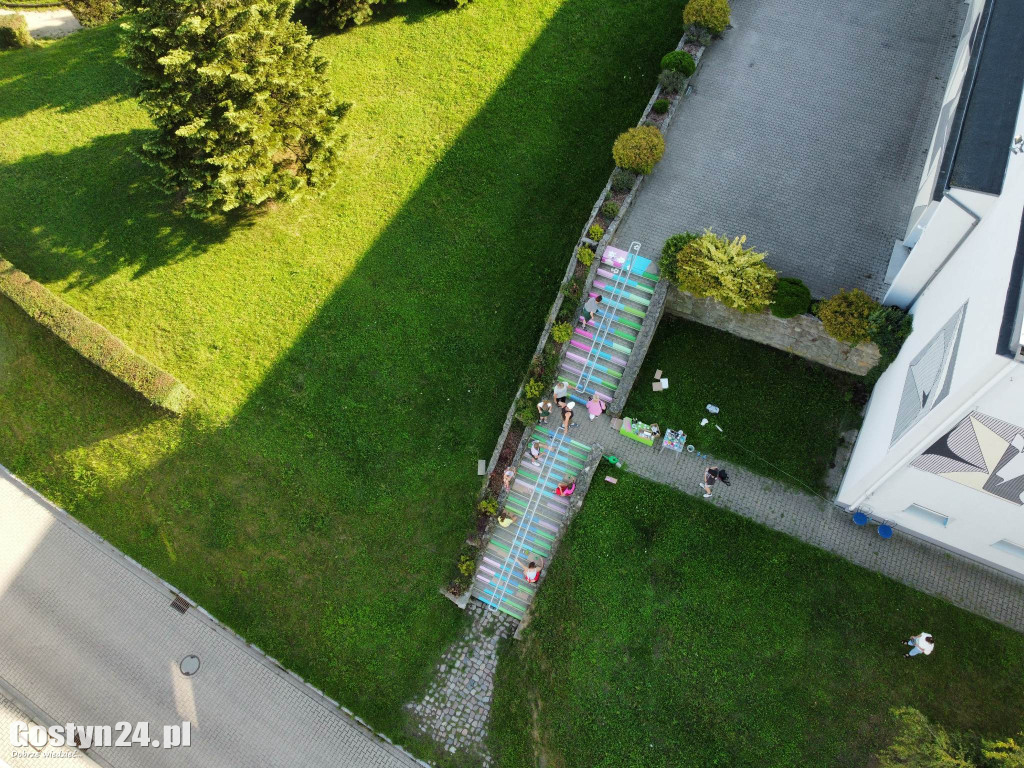 Kolorowe schody pojawiły się przy GOK Hutnik