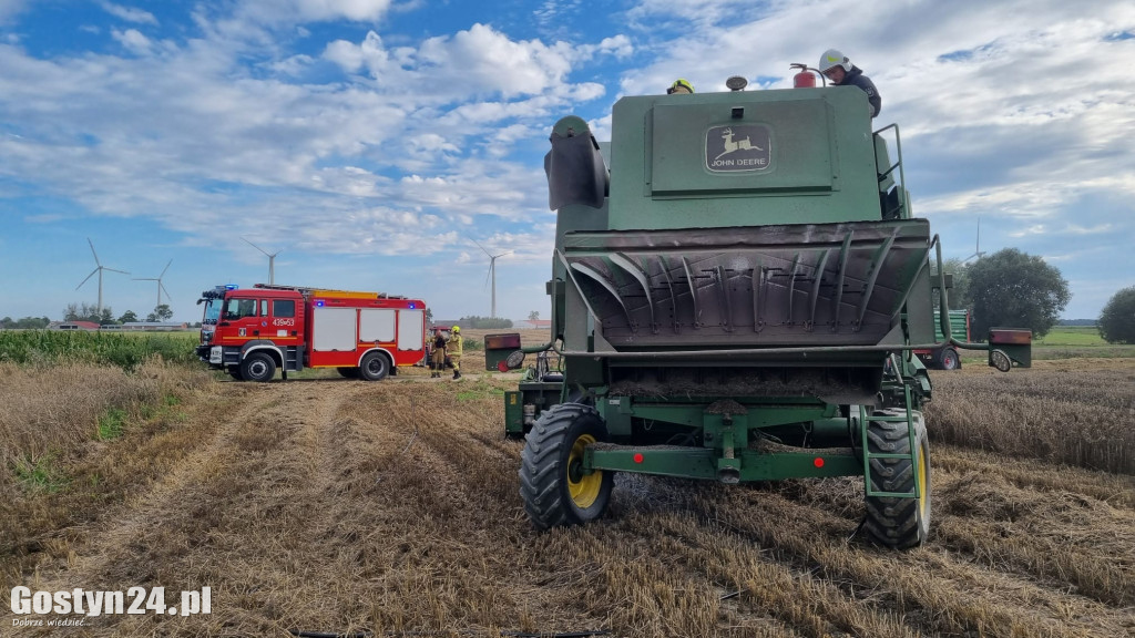 Podczas prac żniwnych zapalił się kombajn