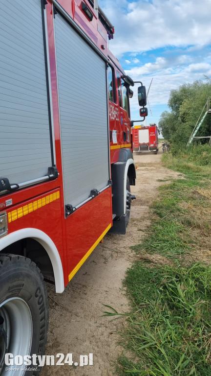 Podczas prac żniwnych zapalił się kombajn