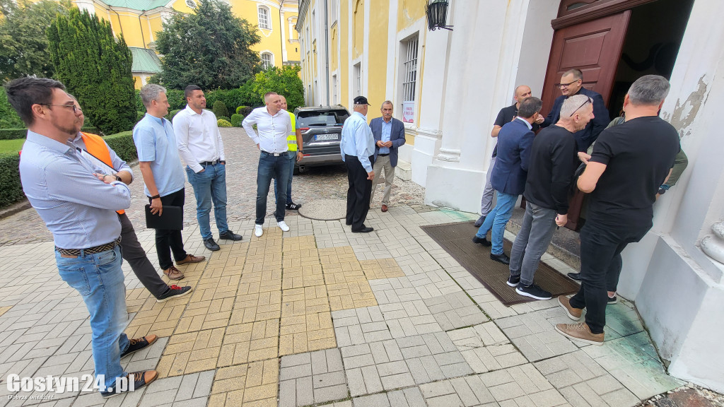 Spotkanie w sprawie opóźnień w budowie parkingu