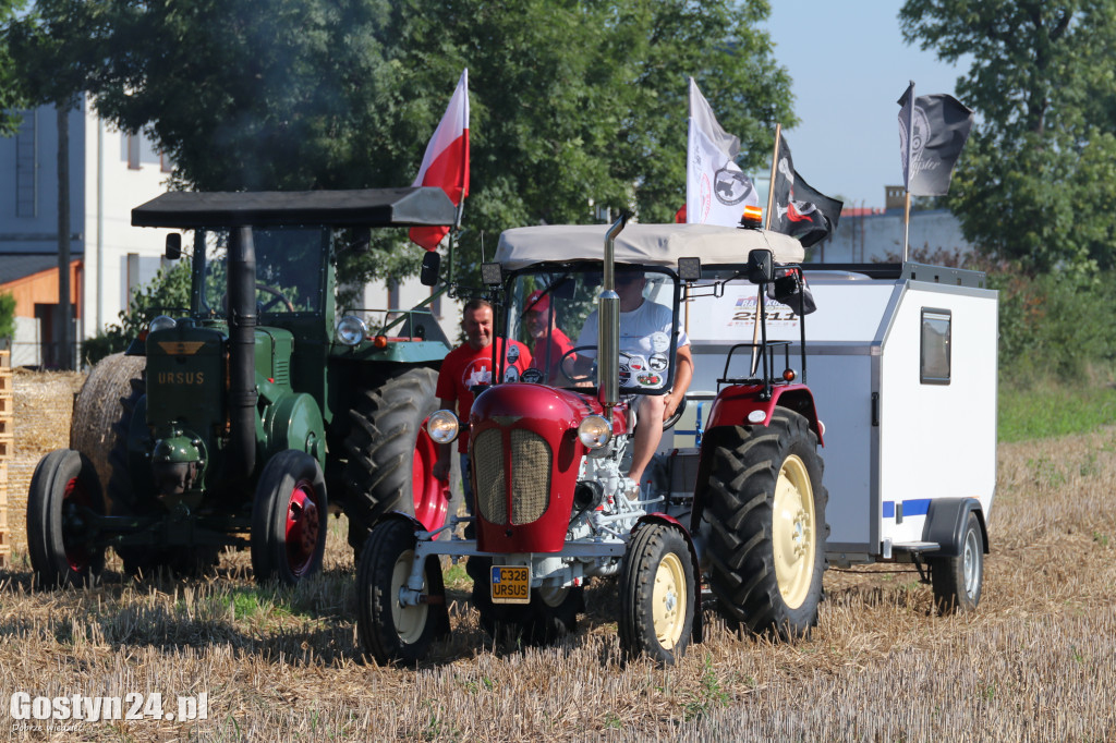Parada zabytkowych pojazdów z Grabonoga na Świętą Górę