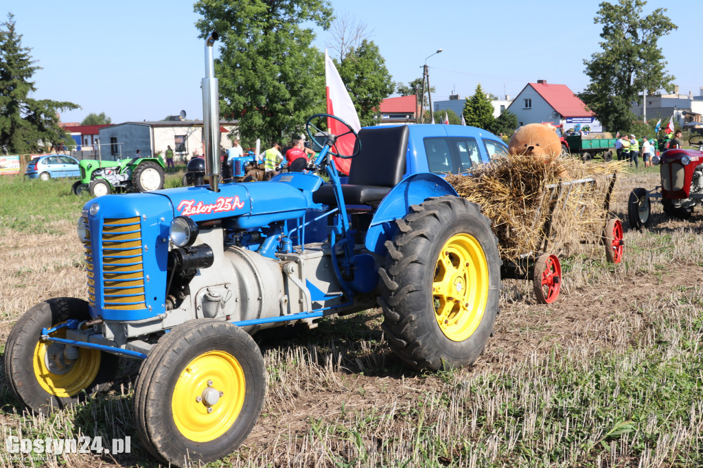 Parada zabytkowych pojazdów z Grabonoga na Świętą Górę