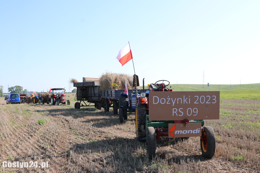 Parada zabytkowych pojazdów z Grabonoga na Świętą Górę